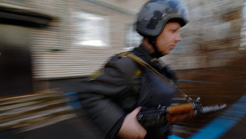 Заложники в московском магазине освобождены, преступник застрелен