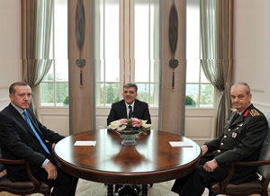 В Турции прошла встреча президента, премьер-министра и начальника Генштаба ВС