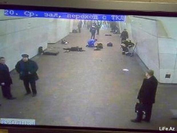 Первые минуты после взрыва в московском метро [Фото и Видео]