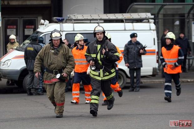 Первые минуты после взрыва в московском метро [Фото и Видео]